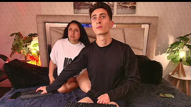 sammy_and_ithan's Live XXX Chat