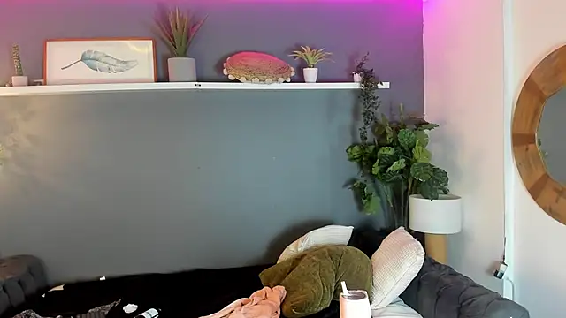 Kira_Exe_ Adlı Modelin Canlı XXX Sohbeti