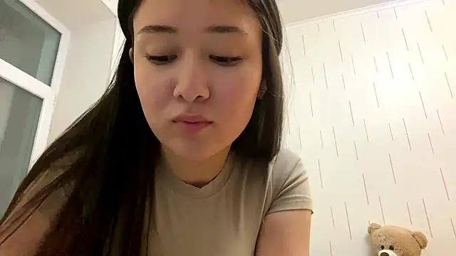 YourMiIaのライブXXXチャット