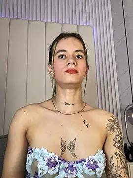 JuliaColemann Adlı Modelin Canlı XXX Sohbeti