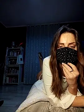 Chatroom XXX en direct de Akemi_rossi