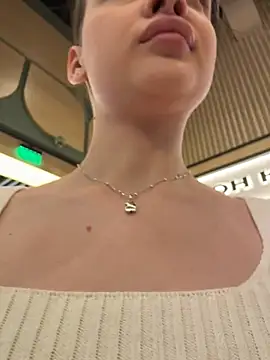 KristiRich Adlı Modelin Canlı XXX Sohbeti