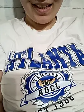 Emi_hot1のライブXXXチャット