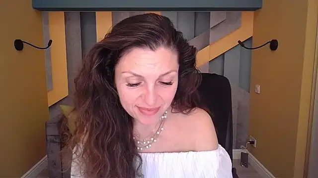 EllaLongのウェブカメラショー