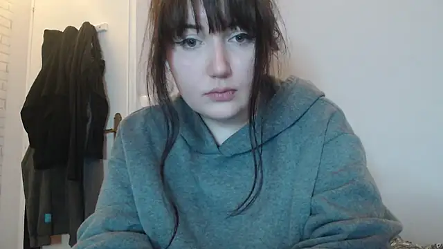 Lynylou Pertunjukan Webcam