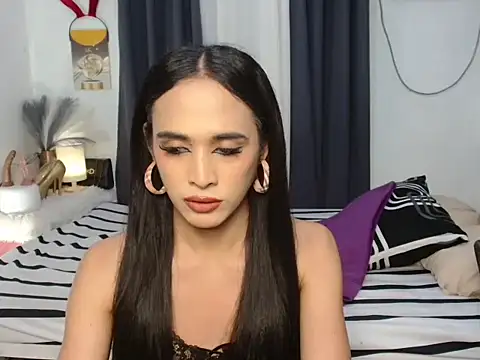 Maxinerein's Webcam Show