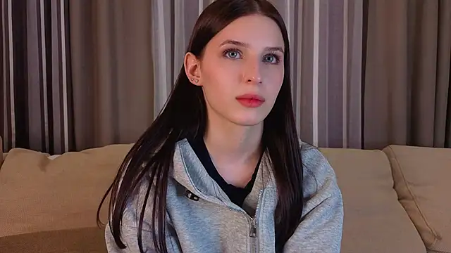 KerstinMaynor Adlı Modelin Canlı XXX Sohbeti