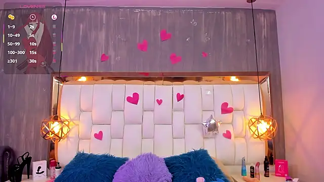 Foxxy_Doll's Webcam Show