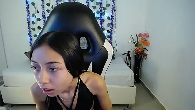 NathaliaSweet_11's Live XXX Chat