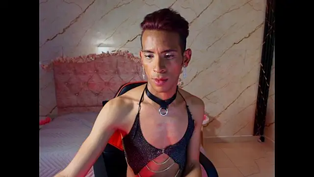 monserrat_petite's Webcam Show