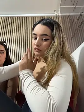 Antonella_Julieta 现场XXX聊天