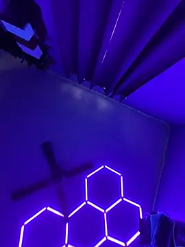 Cloudd_Kingg_Iceyyy Chat XXX in diretta