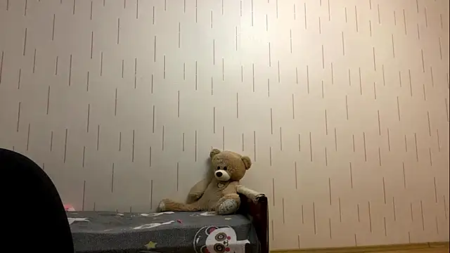 YourMiIa's Live XXX Chat