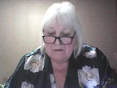 Alexia64231 Show in webcam