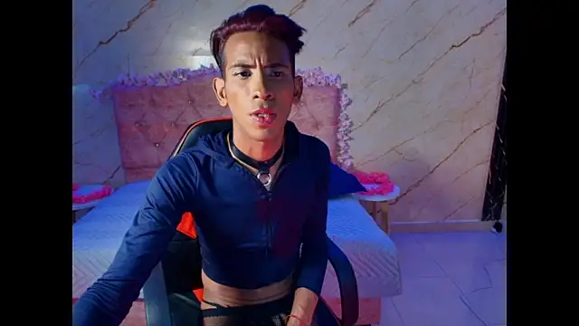 Вебкам-шоу monserrat_petite