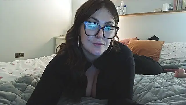 CurvyCara's Live XXX Chat