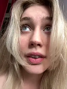 LovelyMiu webkamerás műsora