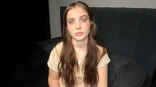 Chat +18 de LowriseZiziphus ao vivo