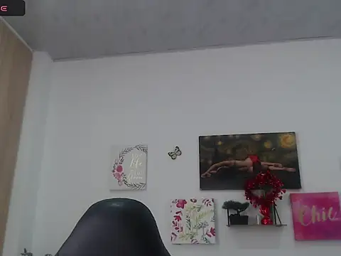 BustyMilf_のライブXXXチャット