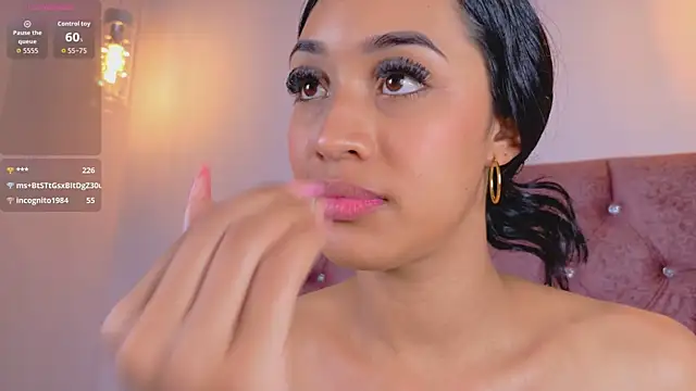 sophiacuttee's Webcam Show