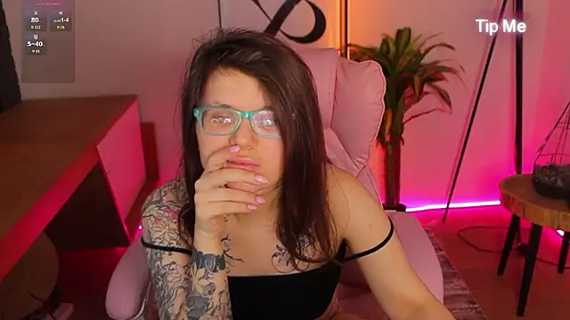 Ariell_Mini élő XXX-chatje