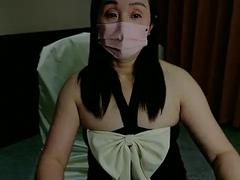 zq385718492 网络视讯表演