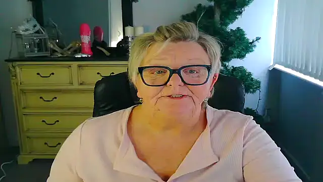 BridgetBlueEyes Show Webcam