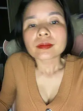 XXX chat uživo modela Ivy_Trix2