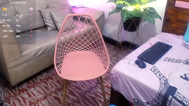 Yeseniaa25_ 라이브 XXX 채팅