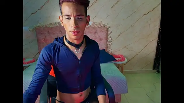 monserrat_petite's Webcam Show