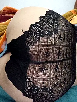 Pokazy przed kamerką – Haralushiaaa