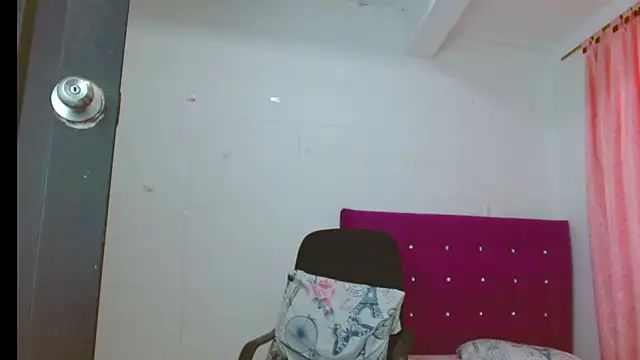 Chat +18 de chantalsemenova1 ao vivo