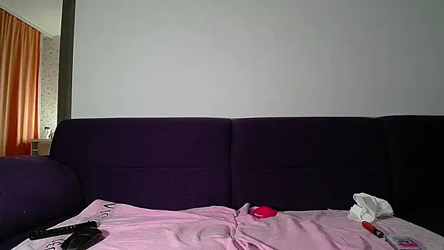 Julianna68 Live XXX-Chat