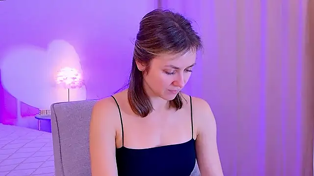 EmeraldGlow élő XXX-chatje