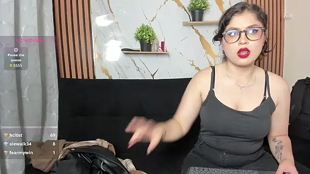 دردشة Violette_Blake_ الجنسية المباشرة