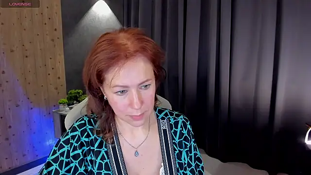 دردشة LeticiaRomano الجنسية المباشرة