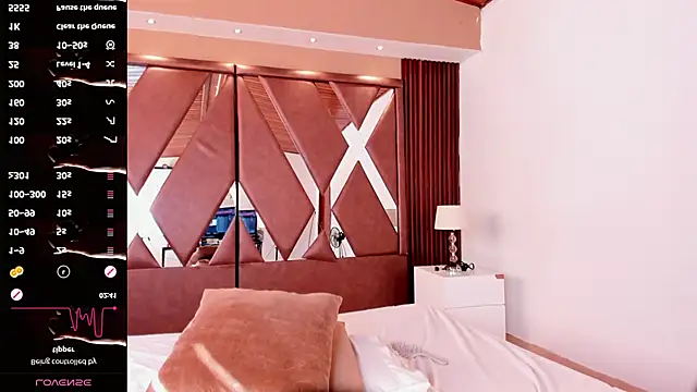 IsabellaaJoness' Live XXX Chat