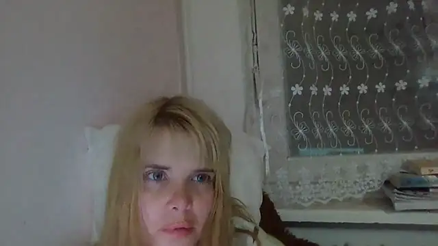 HornyElena: онлайн-секс-чат