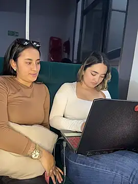 Antonella_Julieta's Webcam Show