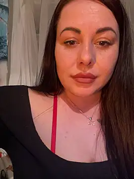 DaisyStreet Adlı Modelin Canlı XXX Sohbeti