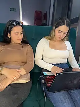 Antonella_Julieta লাইভ XXX চ্যাট