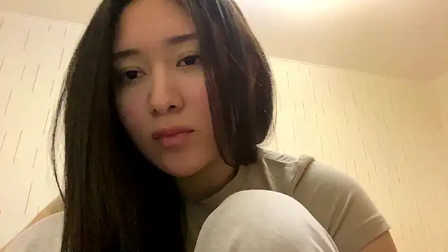 YourMiIa's Live XXX Chat