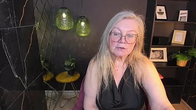 NataliMellow Adlı Modelin Canlı XXX Sohbeti