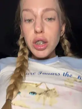 Вебкам-шоу kira_mia