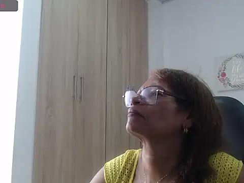 BustyMilf_のウェブカメラショー