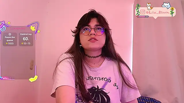 Liia-Bloom: вебкам-шоу