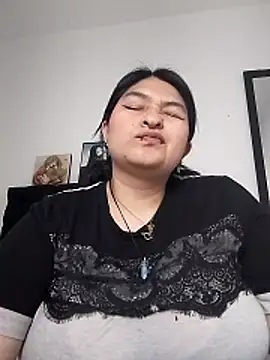 LauraHorny69 在線直播表演