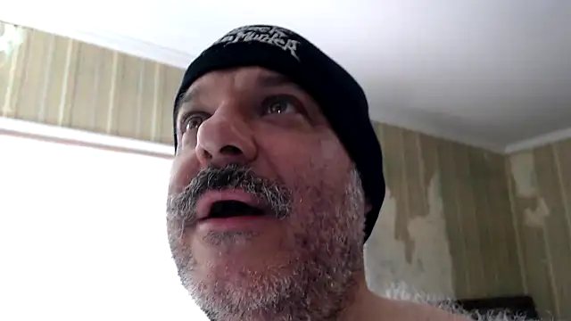 bullmusclejoe Adlı Modelin Canlı XXX Sohbeti