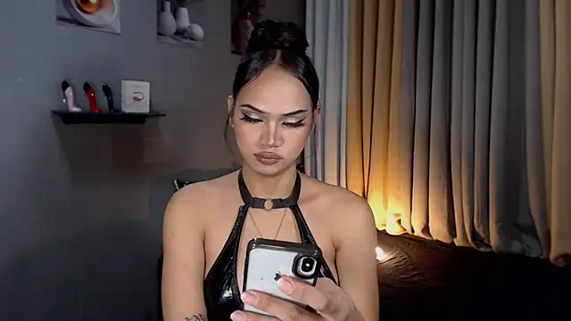 Chat +18 de Unforgettablejulia ao vivo