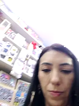 LunaZambrano Adlı Modelin Canlı XXX Sohbeti